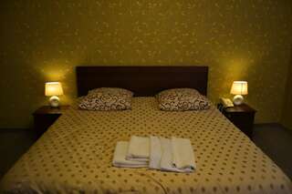 Мотели Motel Korona Mostiska Улучшенный номер с кроватью размера «king-size»-6
